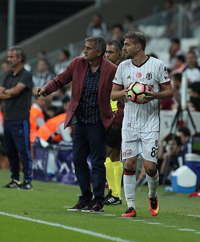 Caner Erkin: Vicdanlarıyla baş başa bırakıyorum
