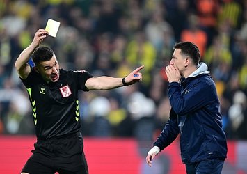 Mert Hakan'ın kırmızısında yaşanan ilginç diyalog!