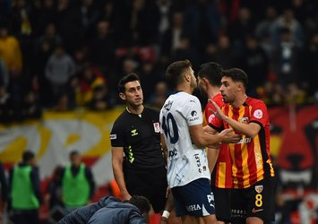 Usta isimden hakeme sert eleştiri: Gülünç duruma düştü!