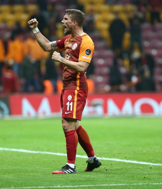 Galatasaray’a Podolski’den müjdeli haber!