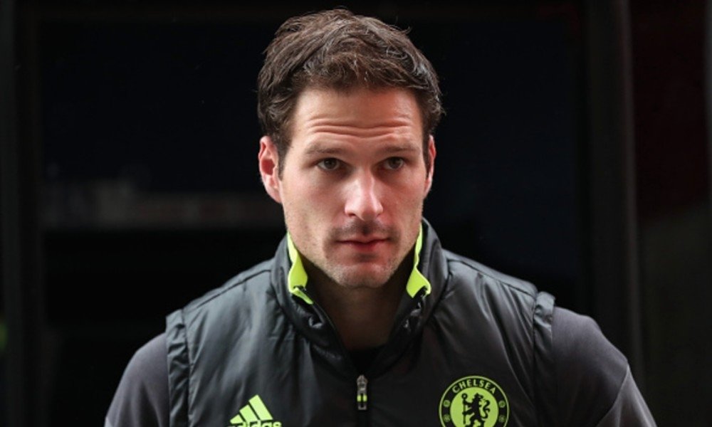 İngilizlerden Fenerbahçe için Asmir Begovic iddiası!