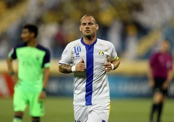 Sneijder attı, El-Gharafa kazandı