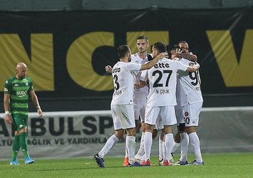 Fatih Karagümrük Bursaspor'u üçledi