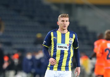 Burak Kapacak F.Bahçe'de kaldı!