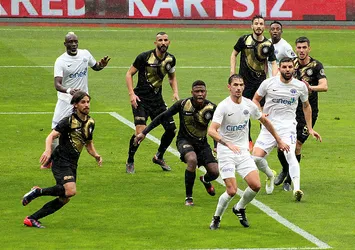 Paşa 1 puana razı oldu