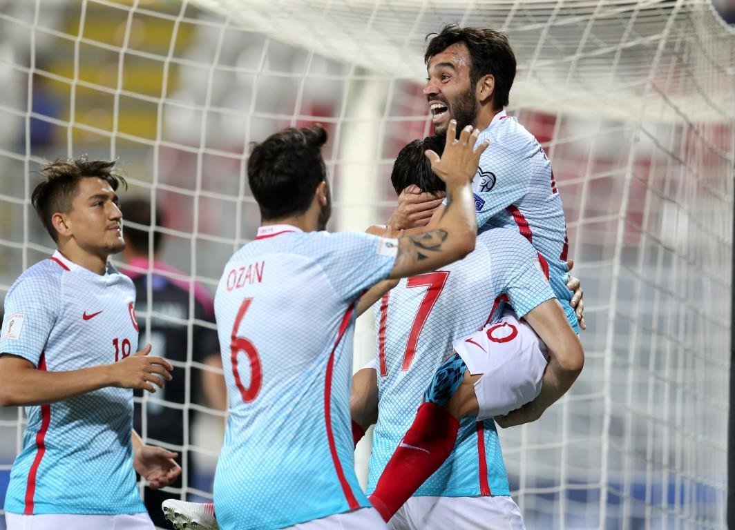 Kosova-Türkiye karşılaşmasından kareler