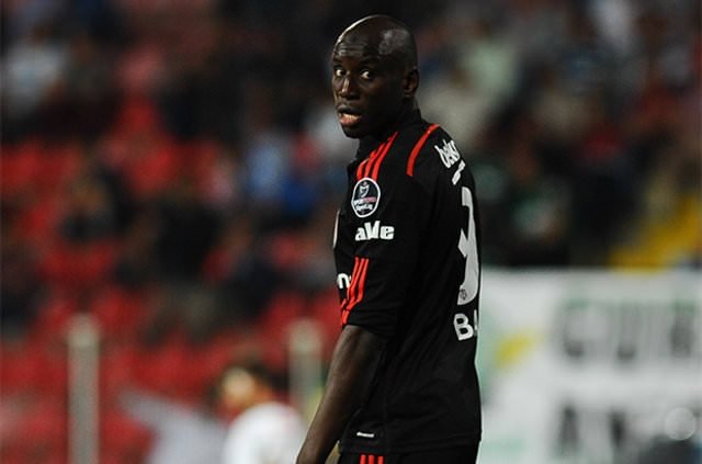 Demba Ba bombası patlıyor