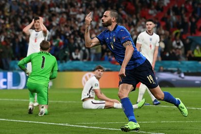 İtalyanlar Bonucci ile skoru eşitledi! Alkış alan pozisyon takibi
