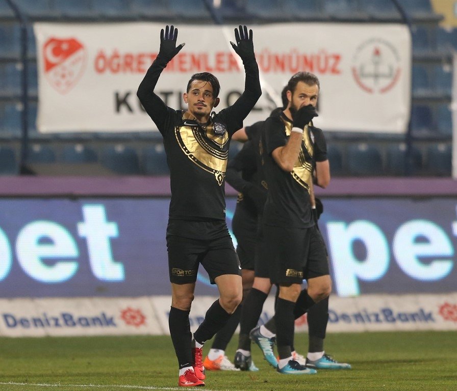 Beşiktaş Serdar Gürler ile anlaştı!