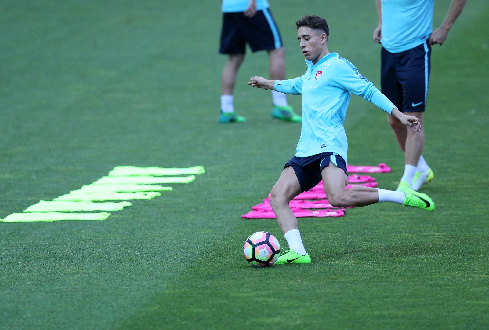 Fenerbahçe’den Emre Mor’a teklif
