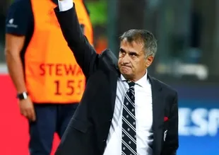 Şenol Güneş: "Grubun favorisi Napoli"