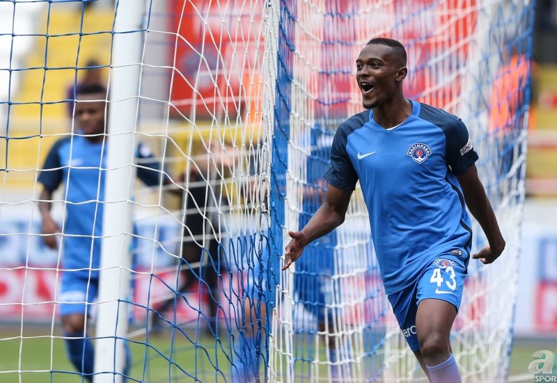 Galatasaray’da Fernando’nun yerine iki transfer birden!