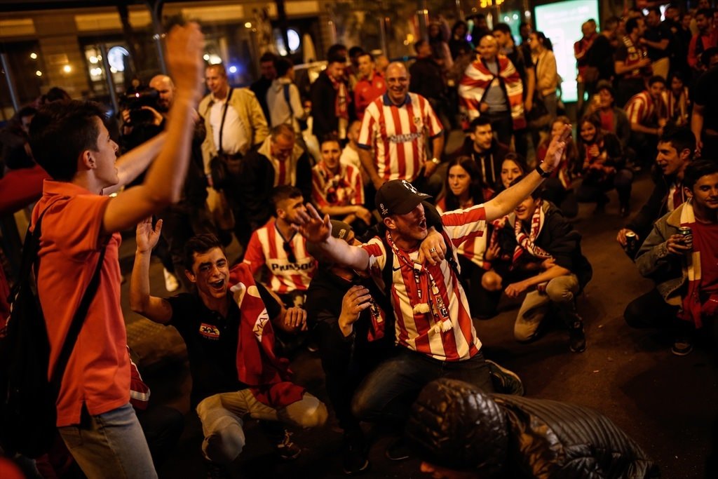 Atletico Madrid taraftarının final sevinci