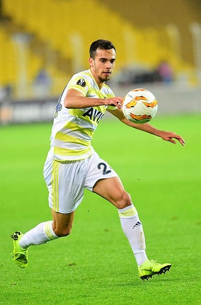 Fenerbahçe ’yeniden doğuş’ peşinde!