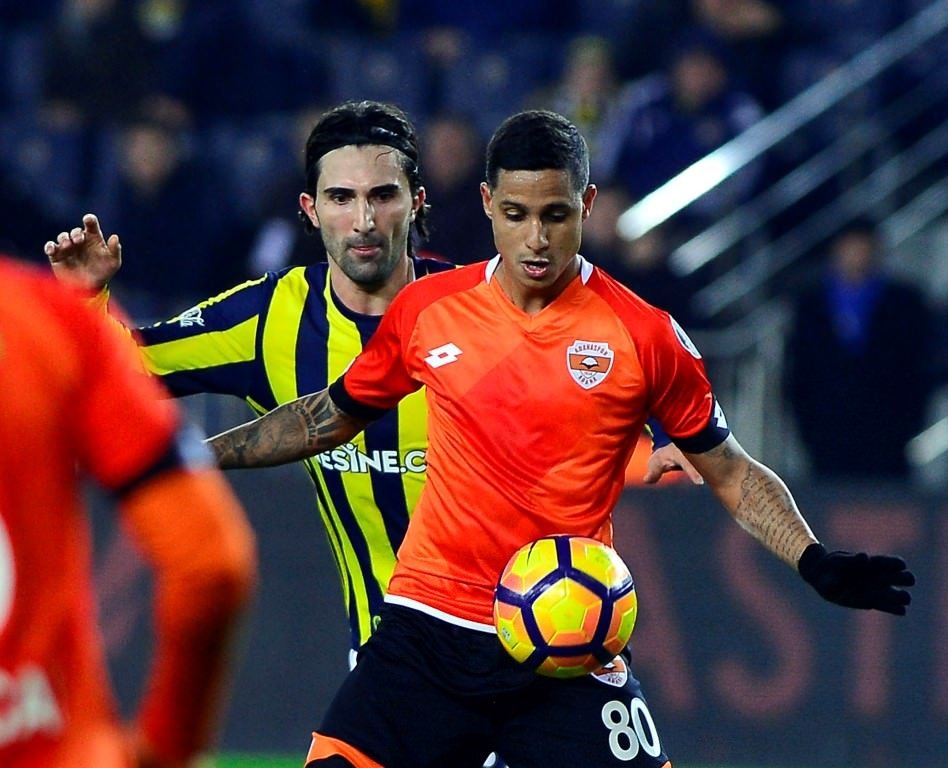 Fenerbahçe-Adanaspor karşılaşmasından kareler