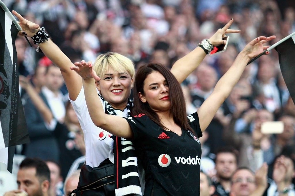 Vodafone Arena’daki ilk maçta tanıdık isimler