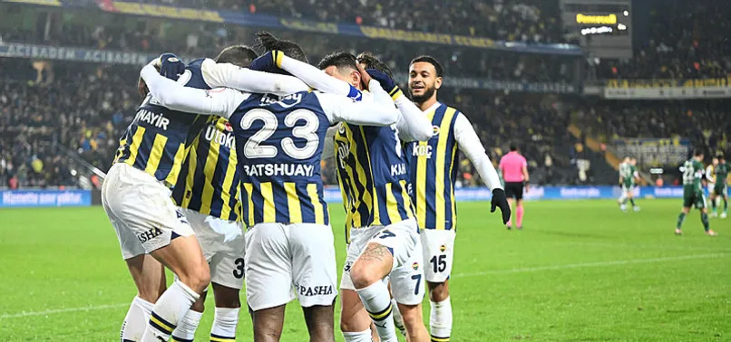 Fenerbahçe'den maç sonu kedili paylaşım!