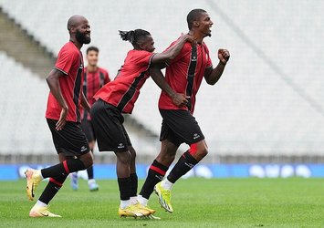 Karagümrük 3 puanı 3 golle aldı!
