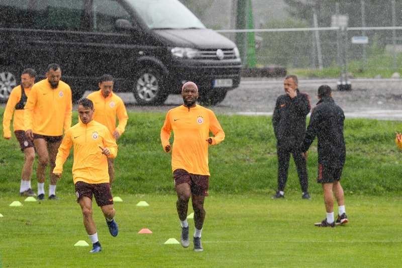 Galatasaray’da flaş ayrılık! 3 isim...