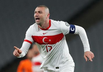 Burak Yılmaz'a büyük övgü! "Milli Takım'ın alfası"