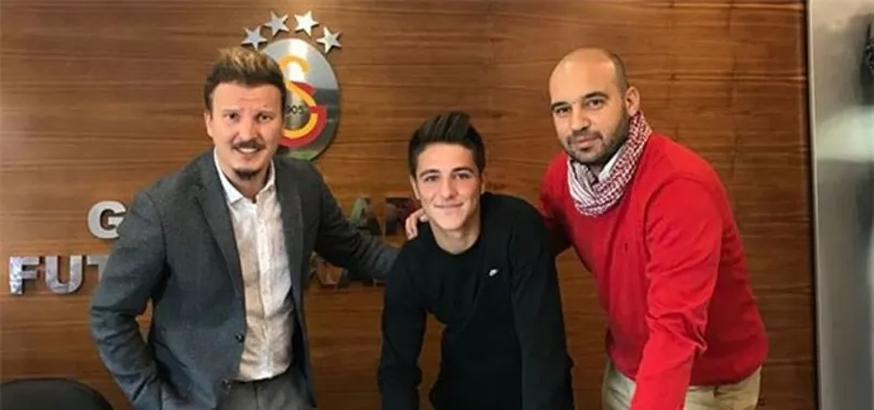 Terim sonrası ilk imza!