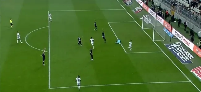 Beşiktaş - Kasımpaşa maçında Michy Batshuayi'nin golü ofsayta takıldı! - 2
