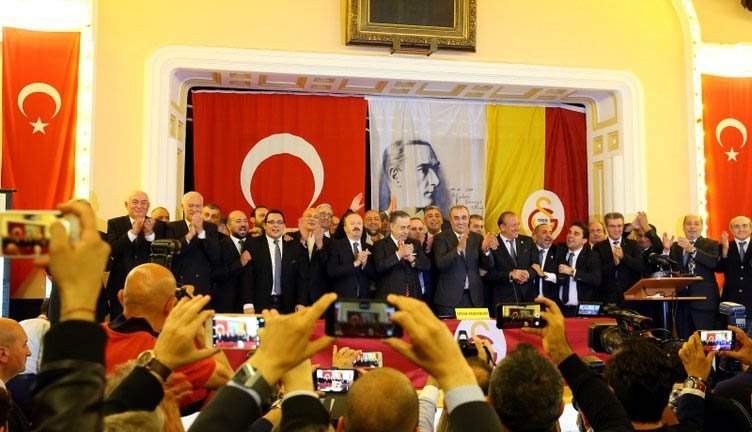 Galatasaray’da sürpriz veda...