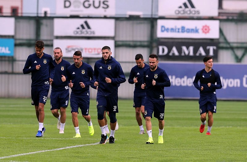 Fenerbahçe’de iki isim için karar verildi