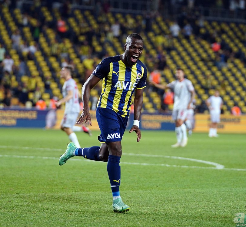 Bu sezon ligde henüz bir maçta 3 ve üstü gol atamayan sarı lacivertlilerde Valencia da en az 15 kez fileleri havalandırmayı amaçlıyor. Milli araya lider giren Fenerbahçe'de, şu ana kadar oynanan 8 maçta tek eksik olarak gollü galibiyetlerin eksikliği dikkat çekti.