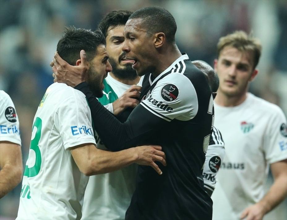 Süper Lig’e hakem hataları damga vurdu