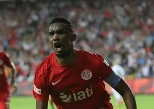 Samuel Eto'o'ya sürpriz teklif