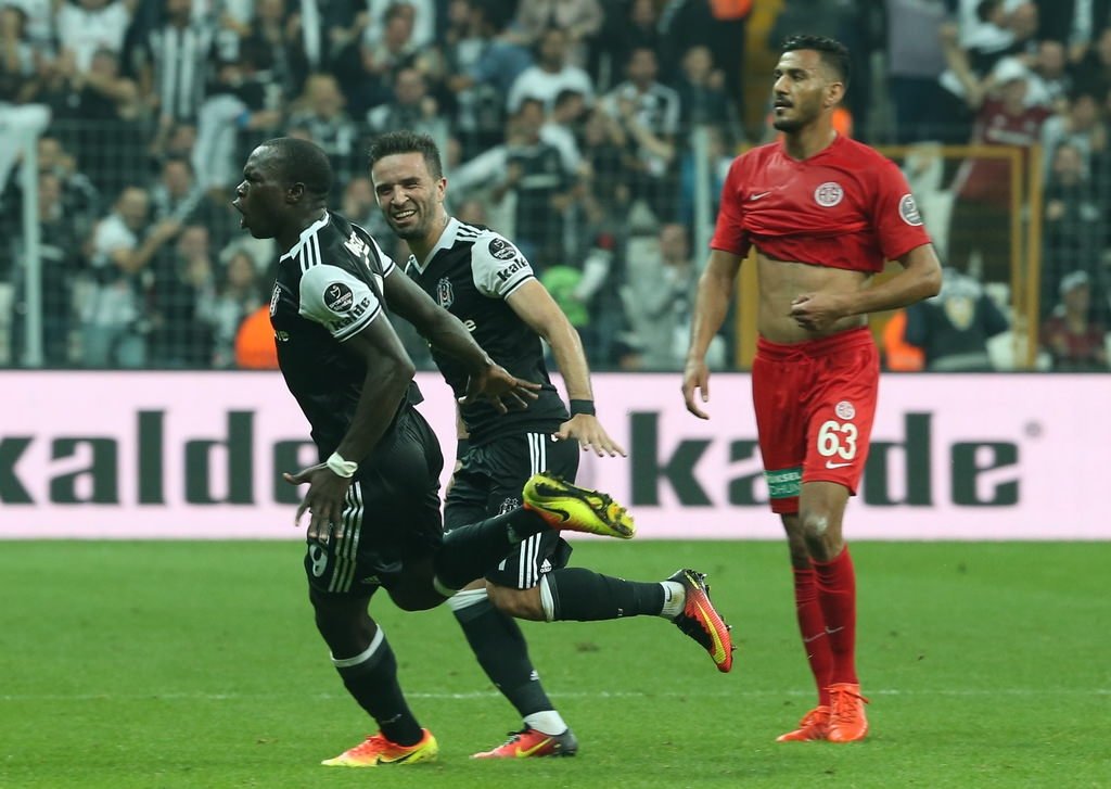 Caner Erkin sezonu kapattı