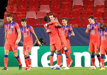 Chelsea tur kapısını araladı!