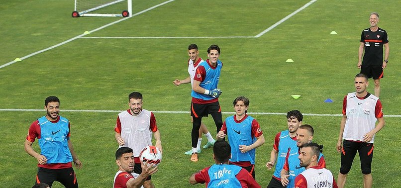 A Milli Futbol Takımı Faroe Adaları maçının hazırlıklarını çift antrenmanla sürdürdü