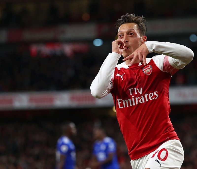 Mesut Özil’den olay paylaşım!
