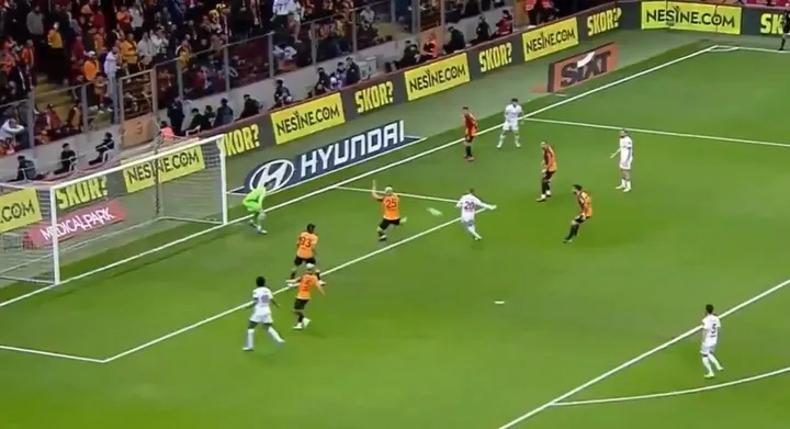 Galatasaray-Antalyaspor maçında kader anı! Top direkten döndü - 2