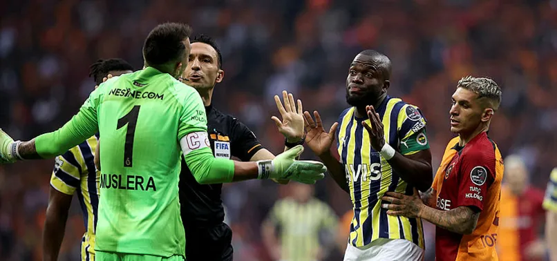 Derbide saha karıştı! Nelsson ve Valencia...