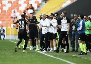 Adana'da maç ilk yarıda bitti!