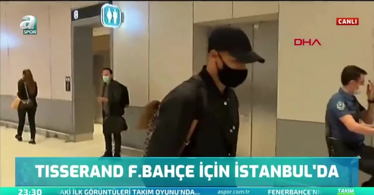 Fenerbahçe'nin yeni transferi Tisserand İstanbul'da