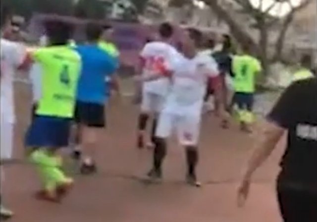 Çin’de akılalmaz olay! Rakibinin kulağını kopardı...