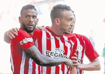 Göztepe’de Mevlüt atağı