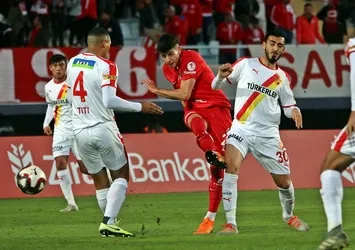Göztepe'de savunma çöktü