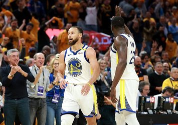 Warriors play-off turunda!