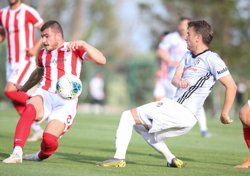Beşiktaş gençleriyle güldü!