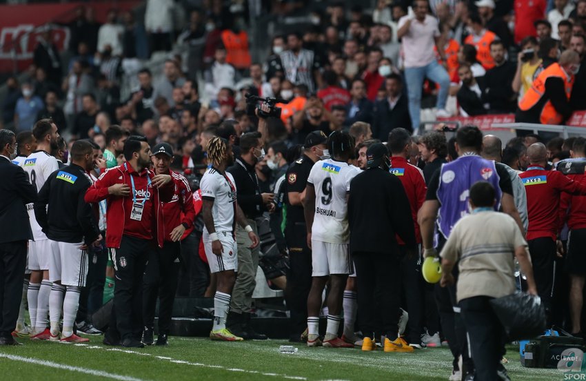 Beşiktaş Adana Demirspor maçı sonrası ortalık karıştı! Mario Balotelli ve Murat Şahin...