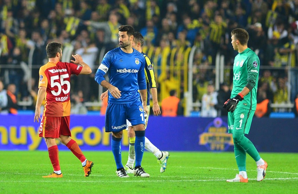 Sabri’den Volkan Demirel’e şok hareket