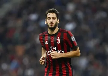 Hakan'lı Milan, deplasmanda güldü