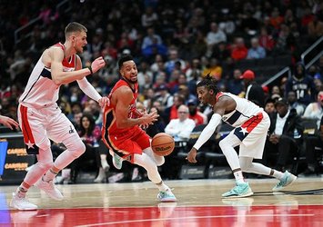 Pelicans'tan deplasmanda 20 sayı fark!