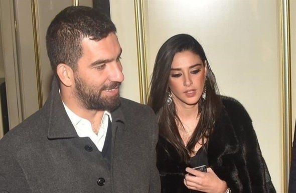 Aslıhan Doğan’dan Arda Turan’a barış mesajı