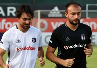 Veli Kavlak'ın sakatlıklarla başı dertte!